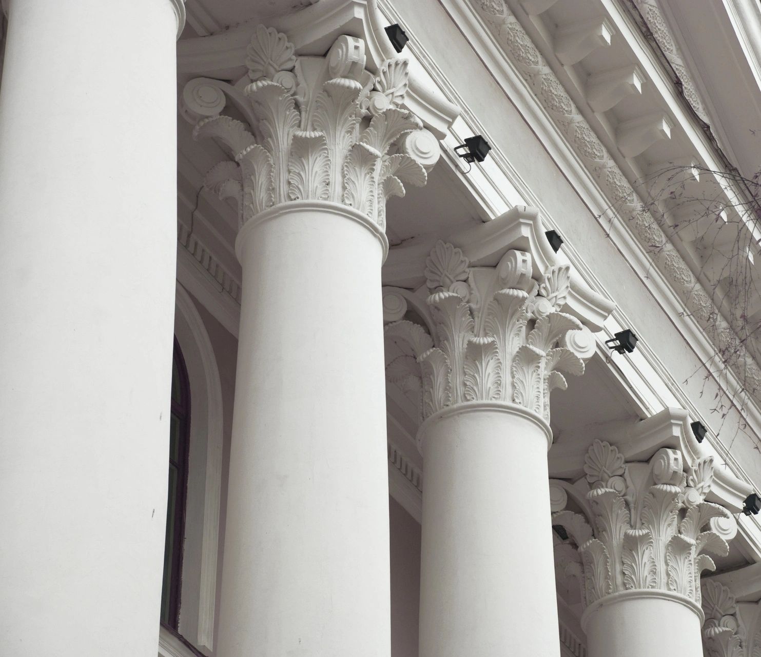 Fired Fed Governor Sues Trump, Feud Boils Over